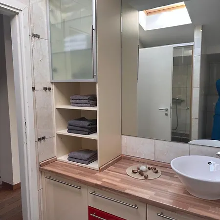 بيت للعطل Danin With Free Garage,stari Grad *